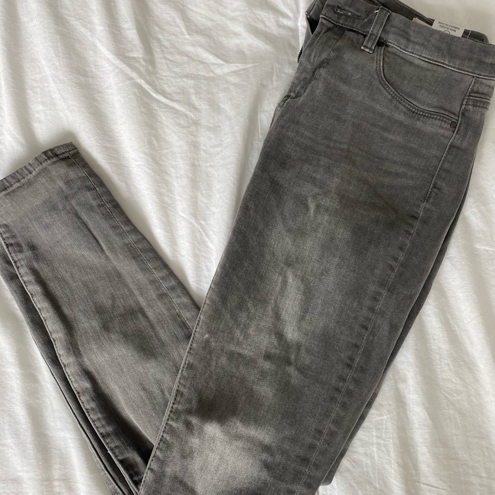 Grey Skinny jeans